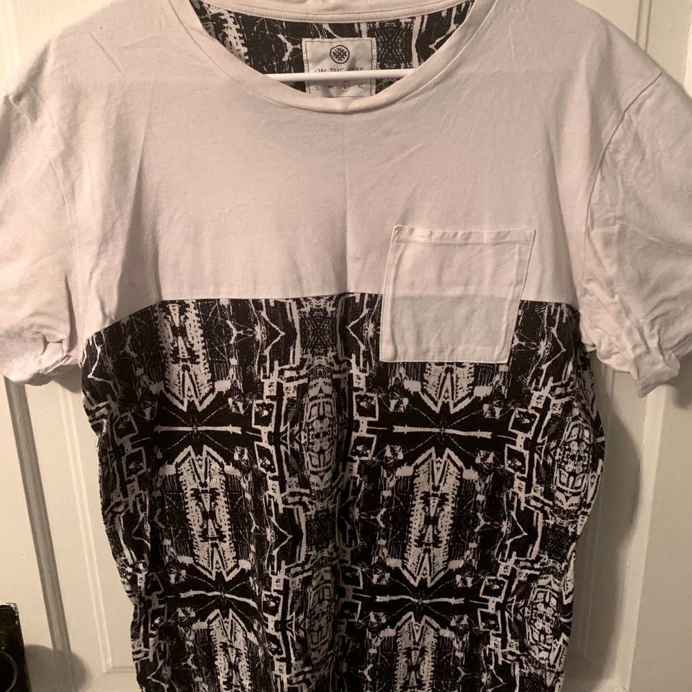men’s white/black design shirt